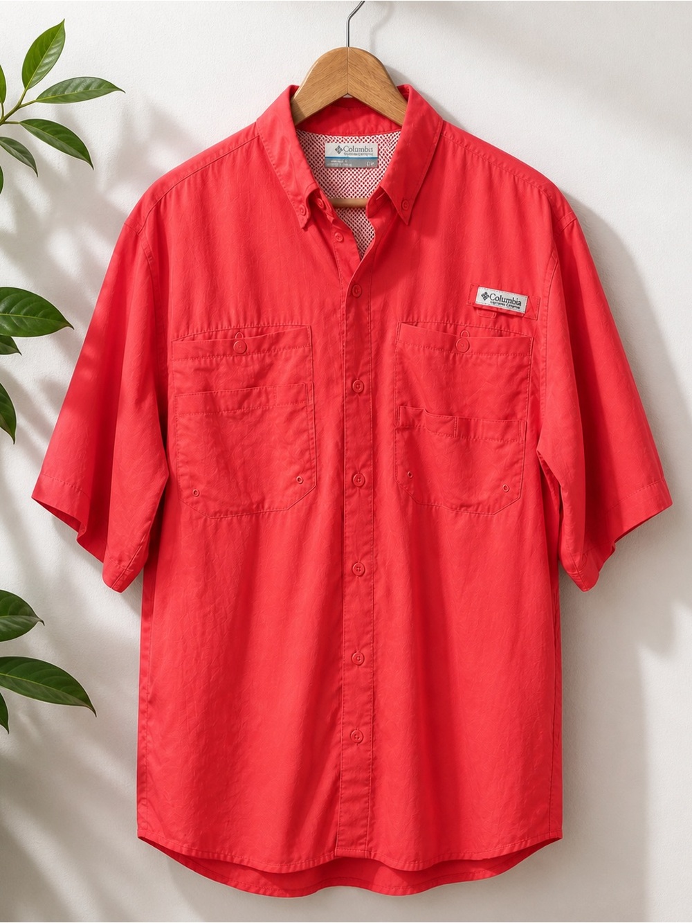 Columbia PFG Coral Short Sleeve Fishing Shirt Men’s Small Omni Vented Button-up